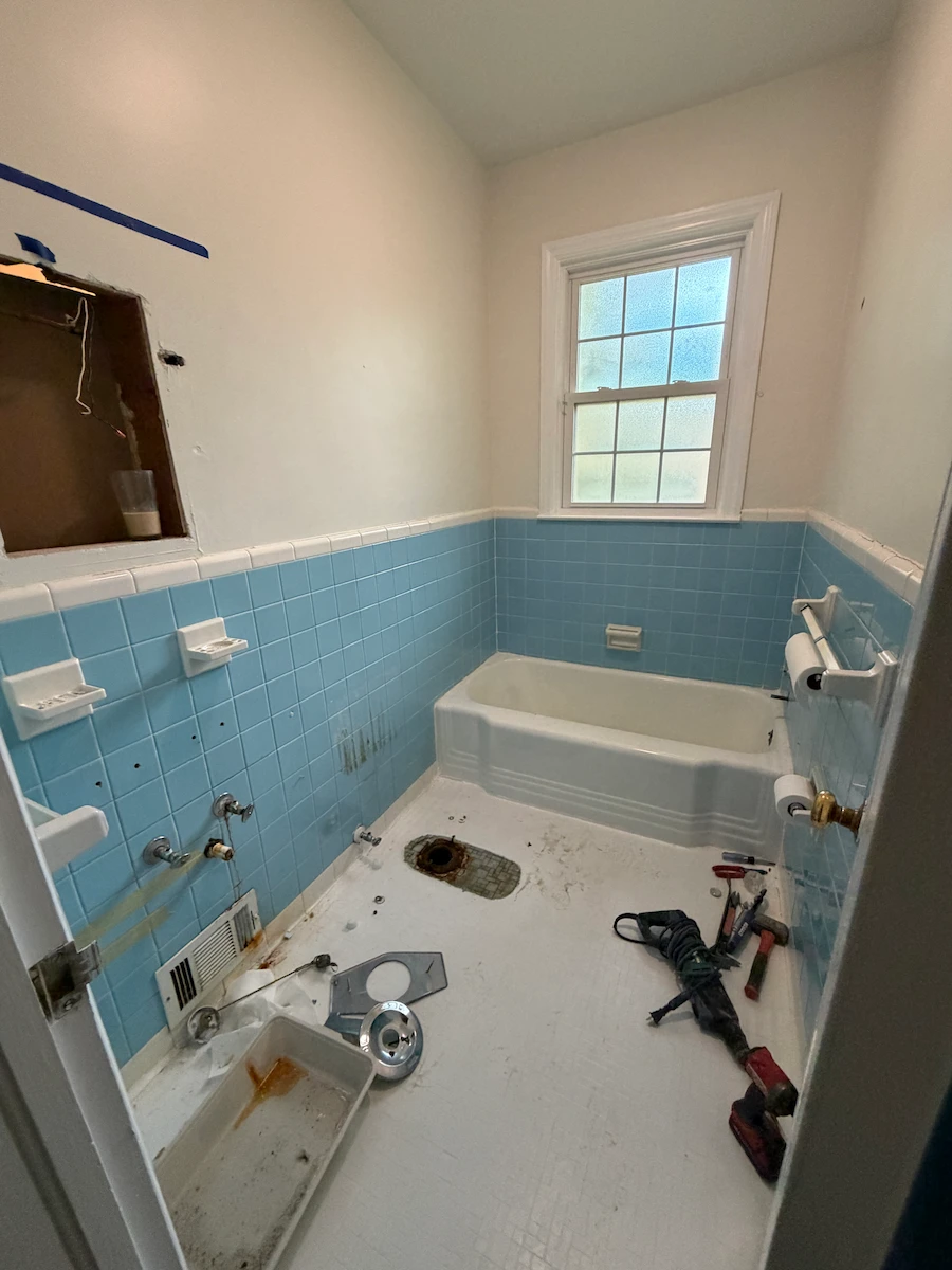 Bathroom before renovation in Johns Creek GA
