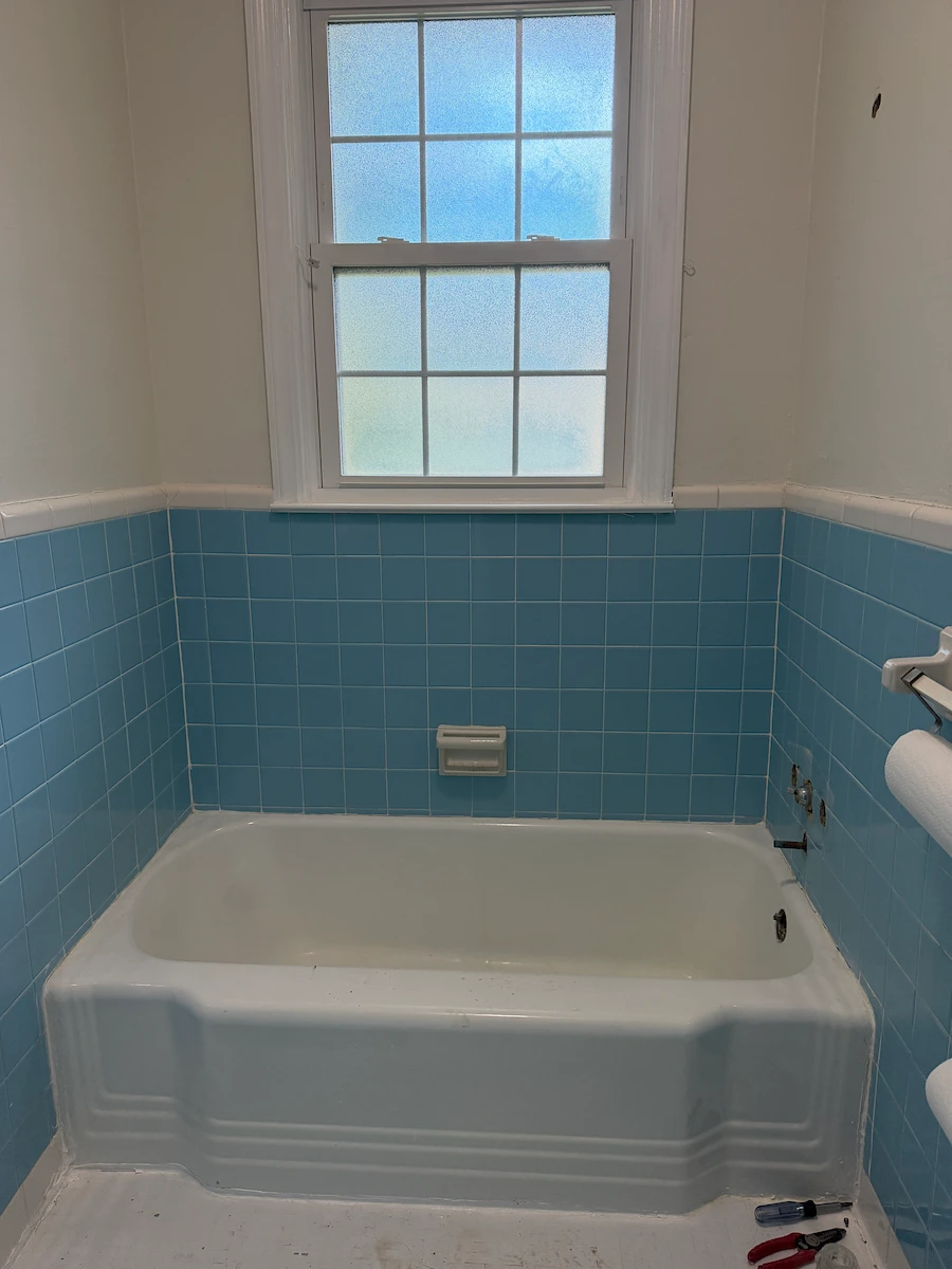 Bathroom before renovation in Johns Creek GA